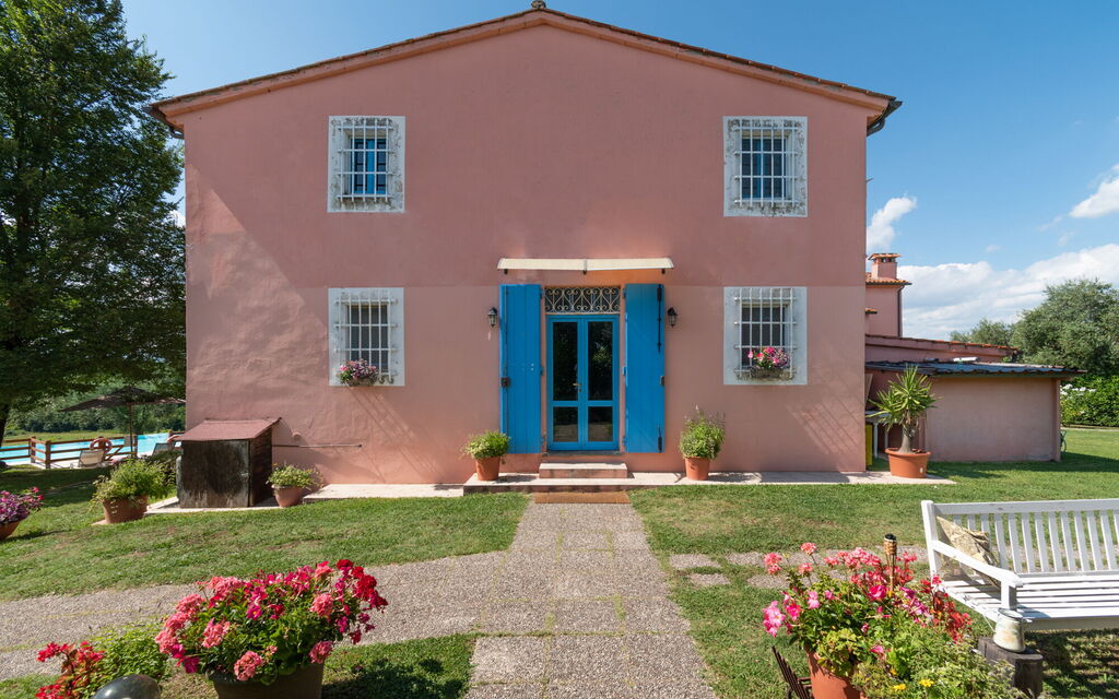 Agriturismo le Due Querce: Autumn, Building Exterior, Garden, Outdoor, Spring, Summer, Winter