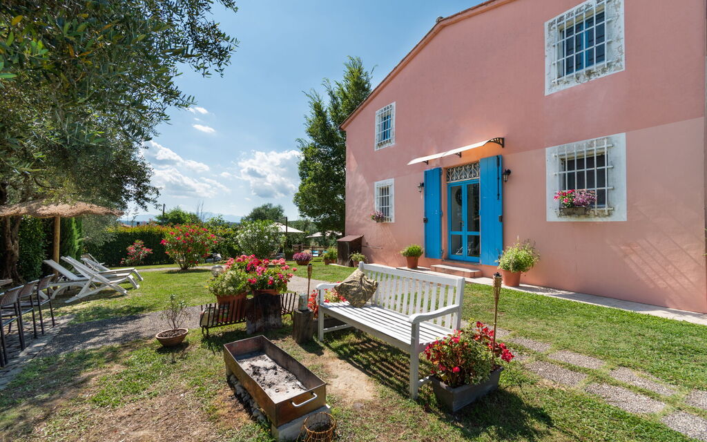 Agriturismo le Due Querce: Autumn, Building Exterior, Garden, Outdoor, Spring, Summer, Winter