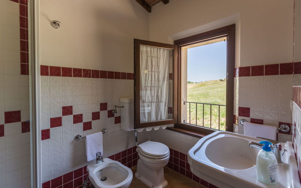 Villa Felice, Private Pool and Hills: Autumn, Bathroom, Spring, Summer, Winter