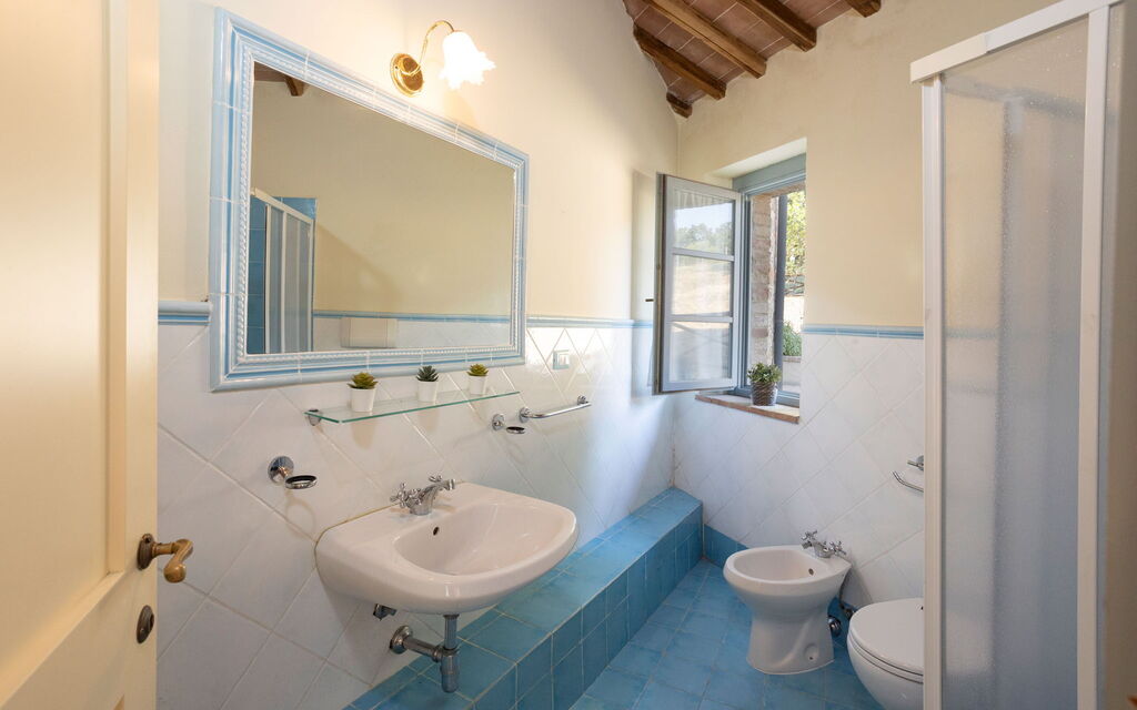 Casa Stella Serena, Podere le Scopaie, Pool: Autumn, Bathroom, Spring, Summer