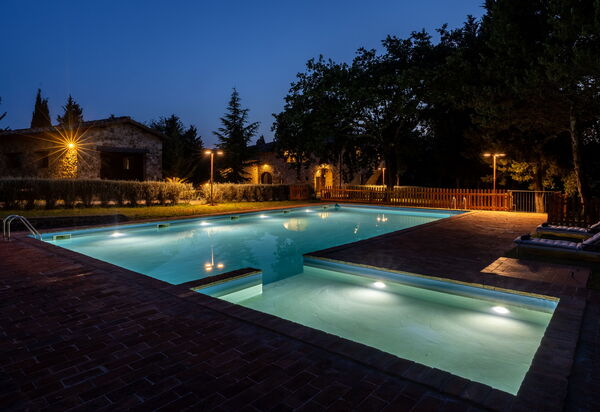 Maison Badia a Passignano: Piscina