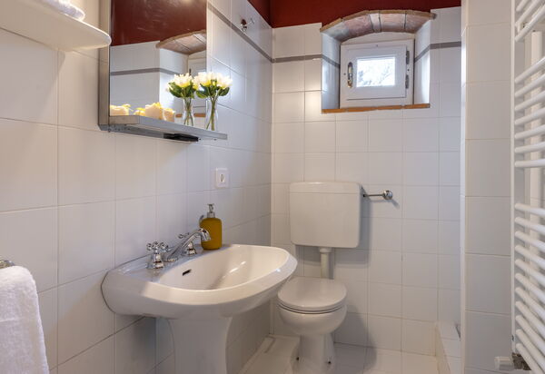 Maison Badia a Passignano: Autumn, Bathroom, Spring, Summer