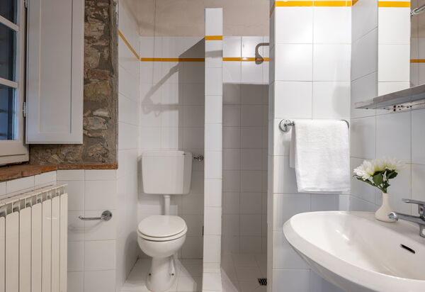 Maison Badia a Passignano: Autumn, Bathroom, Spring, Summer