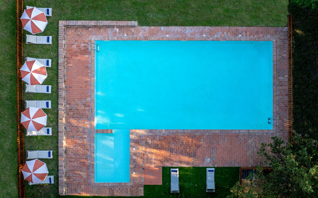 Maison Badia a Passignano: Autumn, Pool, Spring, Summer