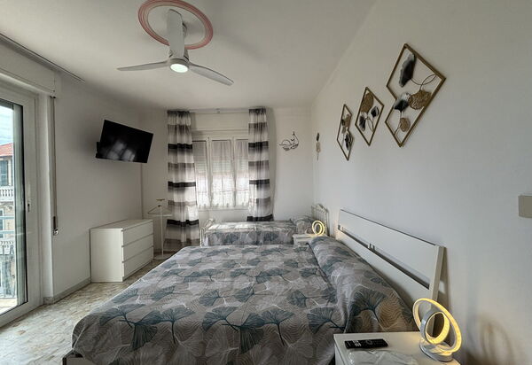 Casa Mimin, Vista Mare, Adults Only, Sanremo: Autunno, Camera da letto, Estate, Primavera