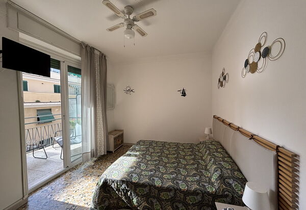 Casa Mimin, Vista Mare, Adults Only, Sanremo: Autunno, Camera da letto, Estate, Primavera