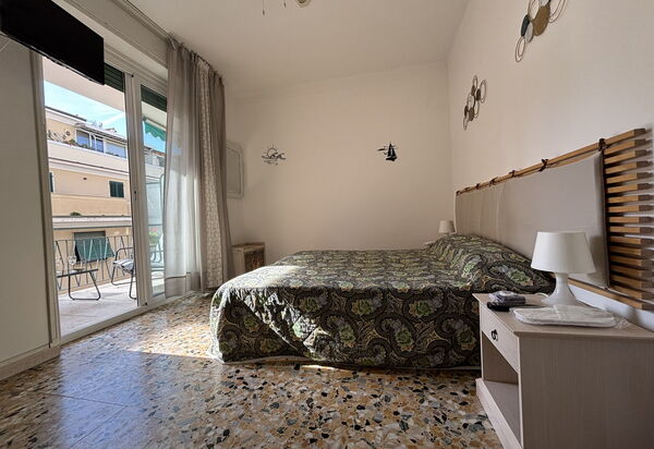 Casa Mimin, Vista Mare, Adults Only, Sanremo: Autunno, Camera da letto, Estate, Primavera