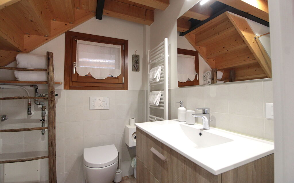 La Casetta dei Palù, Valdobbiadene: Autumn, Bathroom, Spring, Summer, Winter