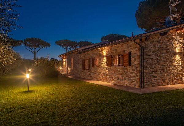 Villa Bolgheri Vermentino Castagneto Carducci: Autunno, Estate, Giardino, Primavera