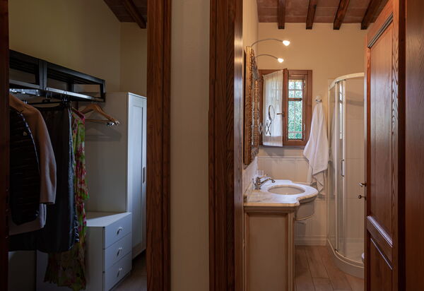 Villa Bolgheri Vermentino Castagneto Carducci: Autunno, Bagno, Dettagli della stanza, Estate, Primavera