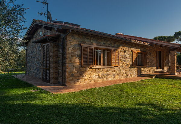 Villa Bolgheri Vermentino Castagneto Carducci: Autunno, Estate, Giardino, Primavera