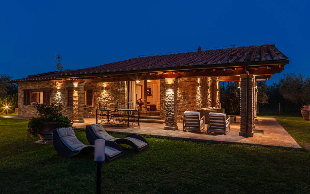 Villa Bolgheri Vermentino Castagneto Carducci: Autumn, Garden, Spring, Summer