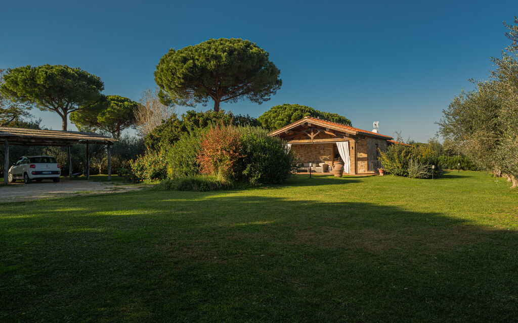 Villa Bolgheri Vermentino Castagneto Carducci: Autumn, Garden, Spring, Summer