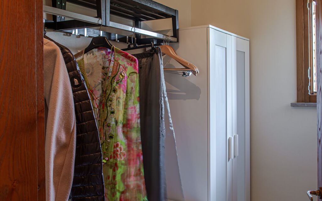 Villa Bolgheri Vermentino Castagneto Carducci: Autumn, Room Detail, Spring, Summer