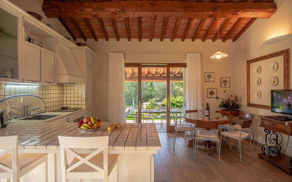 Villa Bolgheri Vermentino Castagneto Carducci: Autumn, Kitchen, Spring, Summer