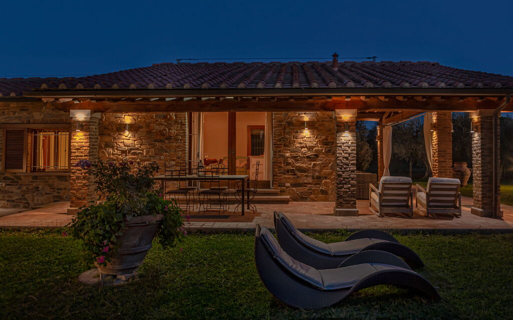 Villa Bolgheri Vermentino Castagneto Carducci: Autumn, Garden, Spring, Summer