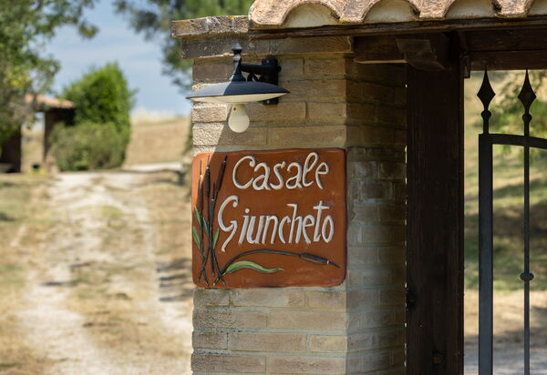 Il Giuncheto, Pool, Amazing View, Umbrian Countryside: Autumn, Main Entrance, Spring, Summer
