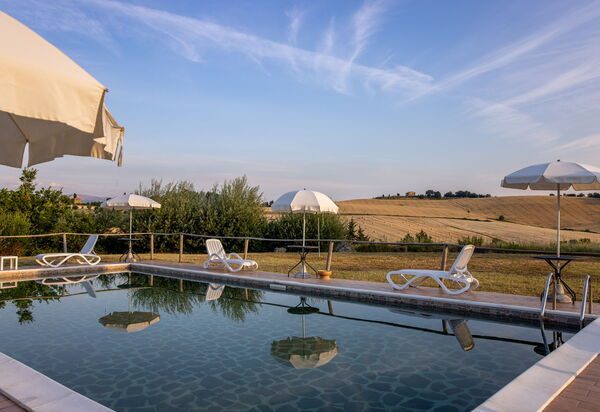Il Giuncheto, Pool, Amazing View, Umbrian Countryside: Autumn, Pool, Spring, Summer