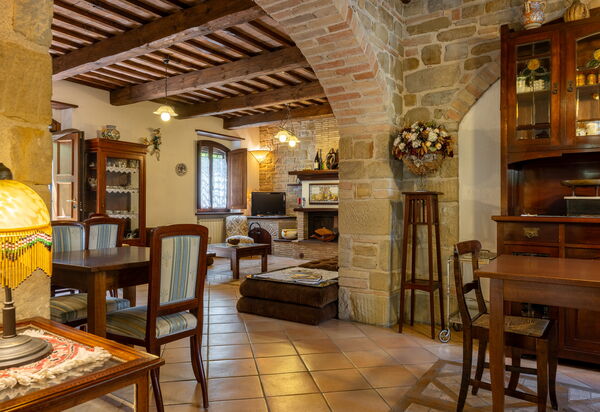 Il Giuncheto, Pool, Amazing View, Umbrian Countryside: Autumn, Living Room, Spring, Summer