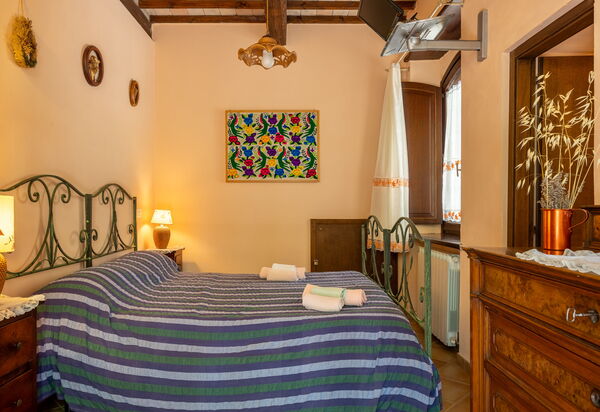 Il Giuncheto, Pool, Amazing View, Umbrian Countryside: Autumn, Bedroom, Spring, Summer