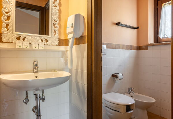 Il Giuncheto, Pool, Amazing View, Umbrian Countryside: Autumn, Bathroom, Spring, Summer