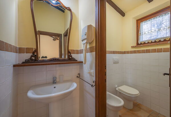 Il Giuncheto, Pool, Amazing View, Umbrian Countryside: Autumn, Bathroom, Spring, Summer