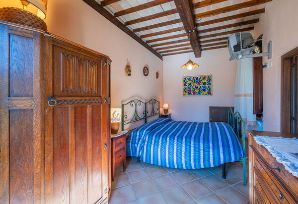 Il Giuncheto, Pool, Amazing View, Umbrian Countryside: Autumn, Bedroom, Spring, Summer