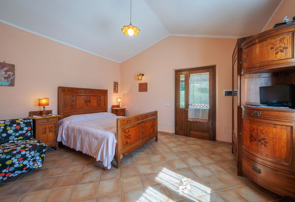 Il Giuncheto, Pool, Amazing View, Umbrian Countryside: Autumn, Bedroom, Spring, Summer