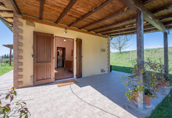 Il Giuncheto, Pool, Amazing View, Umbrian Countryside: Autumn, Balcony / Terrace / Patio, Spring, Summer
