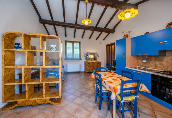 Il Giuncheto Apartments, Pool, Umbrian Countryside: Autumn, Kitchen, Spring, Summer