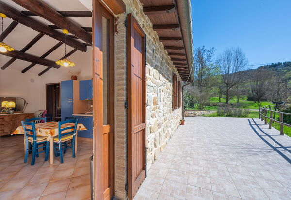 Il Giuncheto Apartments, Pool, Umbrian Countryside: Autumn, Kitchen, Spring, Summer