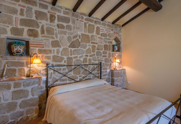 Il Giuncheto Apartments, Pool, Umbrian Countryside: Autumn, Bedroom, Spring, Summer