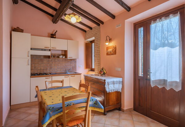 Il Giuncheto Apartments, Pool, Umbrian Countryside: Autumn, Kitchen, Spring, Summer