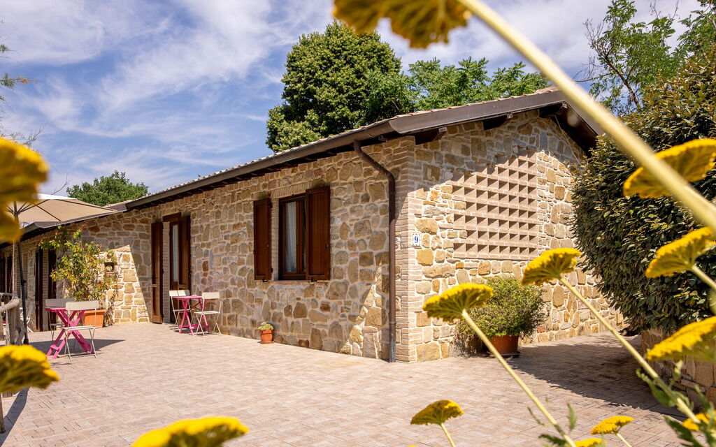 Il Giuncheto Apartments, Pool, Umbrian Countryside: Autumn, Spring, Summer