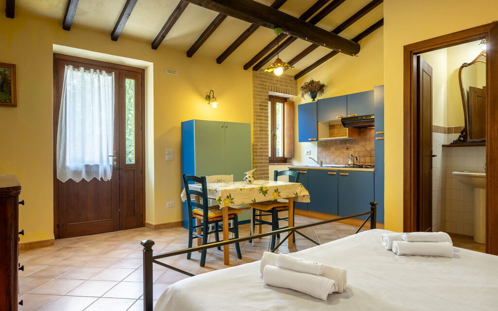 Il Giuncheto Apartments, Pool, Umbrian Countryside - : Autunno, Camera da letto, Cucina, Estate, Primavera