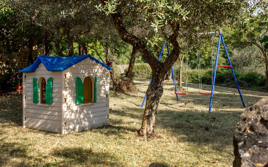 Il Giuncheto Apartments, Pool, Umbrian Countryside: Autumn, Garden, Spring, Summer