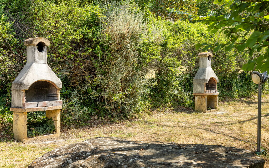Il Giuncheto Apartments, Pool, Umbrian Countryside: Autumn, Garden, Spring, Summer