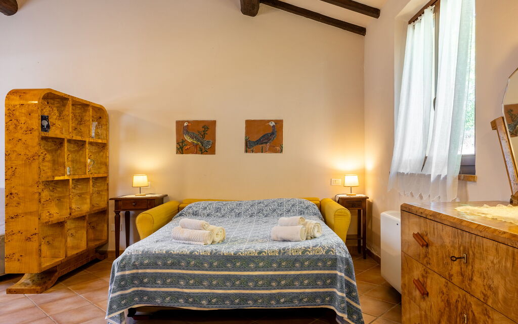 Il Giuncheto Apartments, Pool, Umbrian Countryside - : Autumn, Bedroom, Kitchen, Spring, Summer