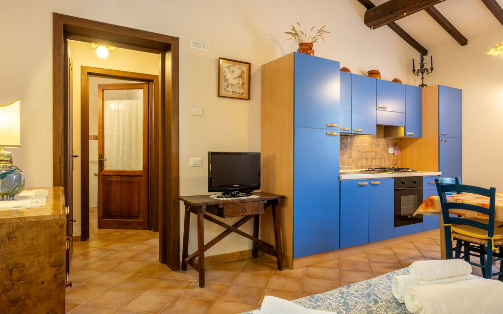 Il Giuncheto Apartments, Pool, Umbrian Countryside - : Autumn, Bedroom, Kitchen, Spring, Summer