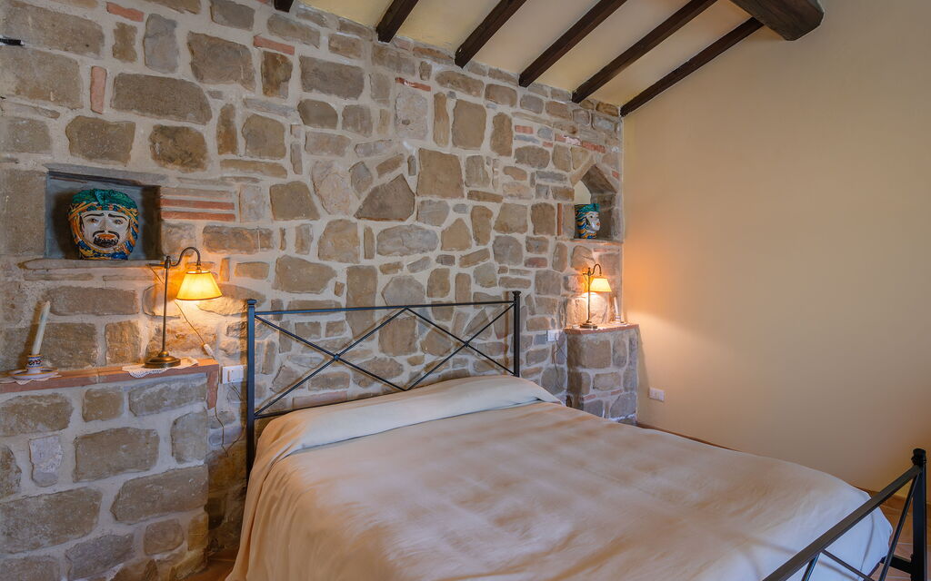 Il Giuncheto Apartments, Pool, Umbrian Countryside - : Autumn, Bedroom, Spring, Summer
