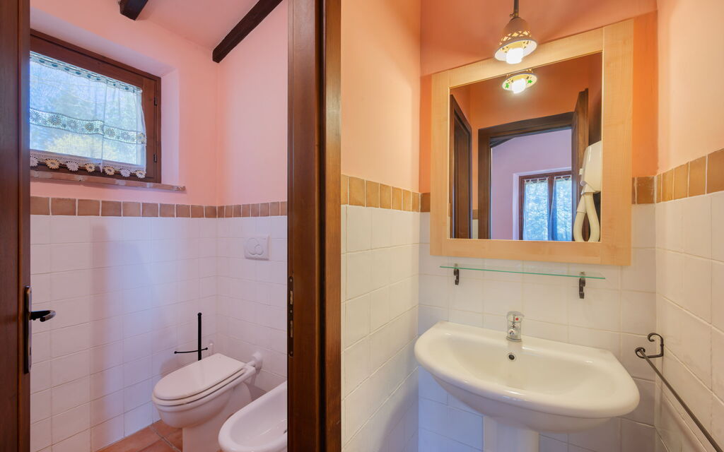 Il Giuncheto Apartments, Pool, Umbrian Countryside - : Autumn, Bathroom, Spring, Summer