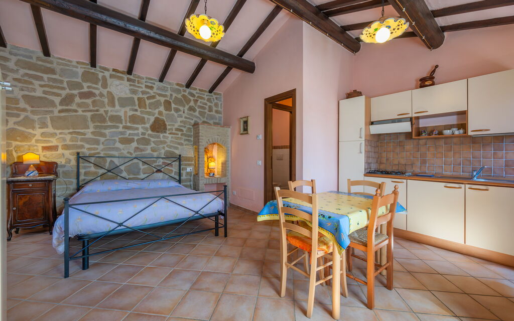 Il Giuncheto Apartments, Pool, Umbrian Countryside - : Autumn, Bedroom, Spring, Summer