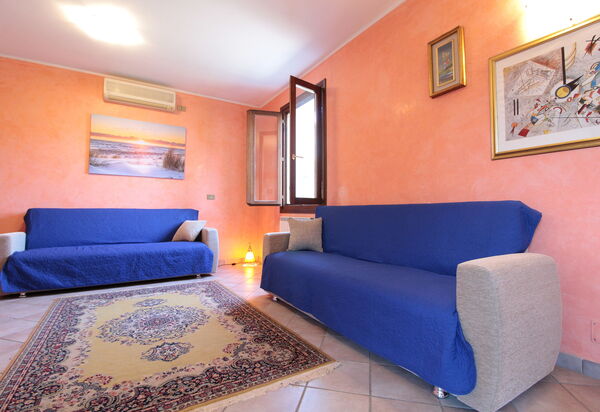 Villa Camerini, Nature, Bikes and Beaches: Autumn, Living Room, Spring, Summer