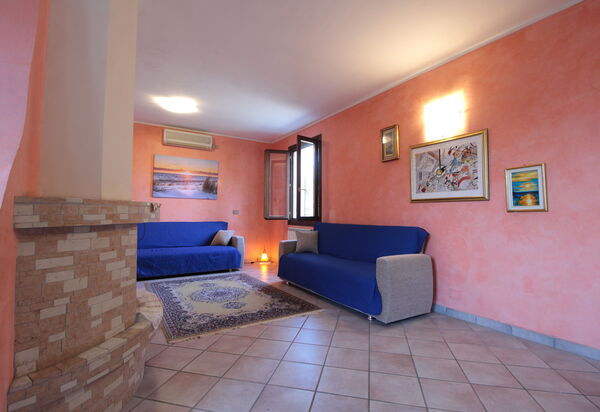 Villa Camerini, Nature, Bikes and Beaches: Autumn, Living Room, Spring, Summer