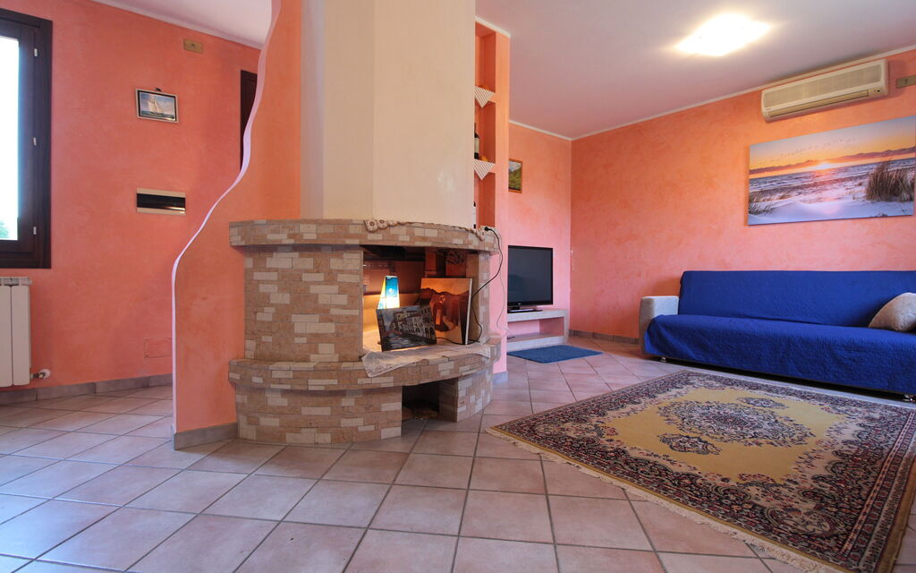 Villa Camerini, Nature, Bikes and Beaches: Autumn, Living Room, Spring, Summer