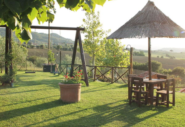 Terre di Giano Private Pool and View, Umbria: Autumn, Garden, Spring, Summer