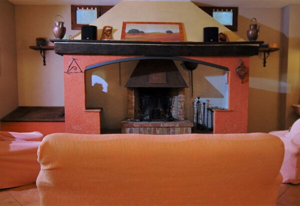 Terre di Giano Private Pool and View, Umbria: Autumn, Dining Room, Kitchen, Living Room, Spring, Summer