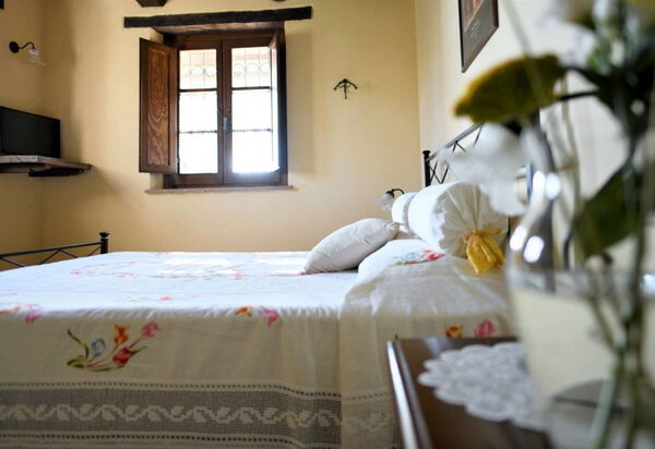 Terre di Giano Private Pool and View, Umbria: Autumn, Bedroom, Spring, Summer