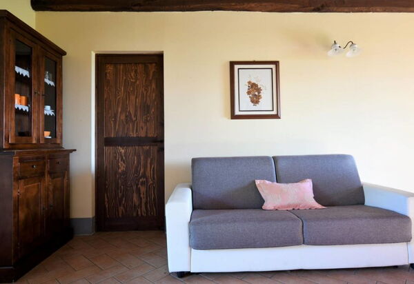 Terre di Giano Private Pool and View, Umbria: Autumn, Dining Room, Kitchen, Living Room, Spring, Summer