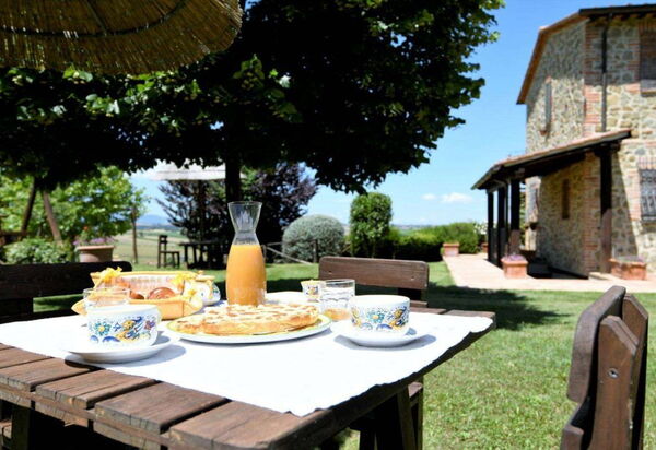 Terre di Giano Private Pool and View, Umbria: Autumn, Garden, Spring, Summer